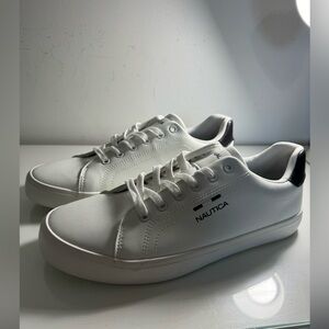 New Men’s Nautica white sneakers
